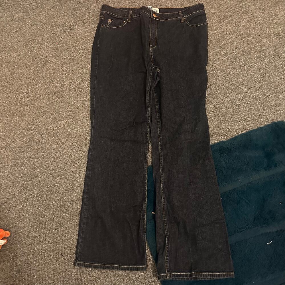 Signature by Levi Strauss & Co. women's dark wash bootcut jeans size 18